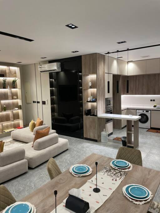 The N&n Appt Medina